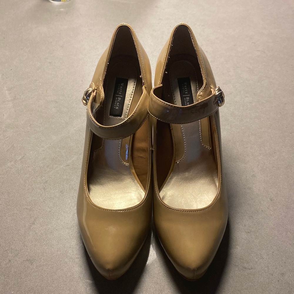 White House Black Market Beige Heels / Size:8
